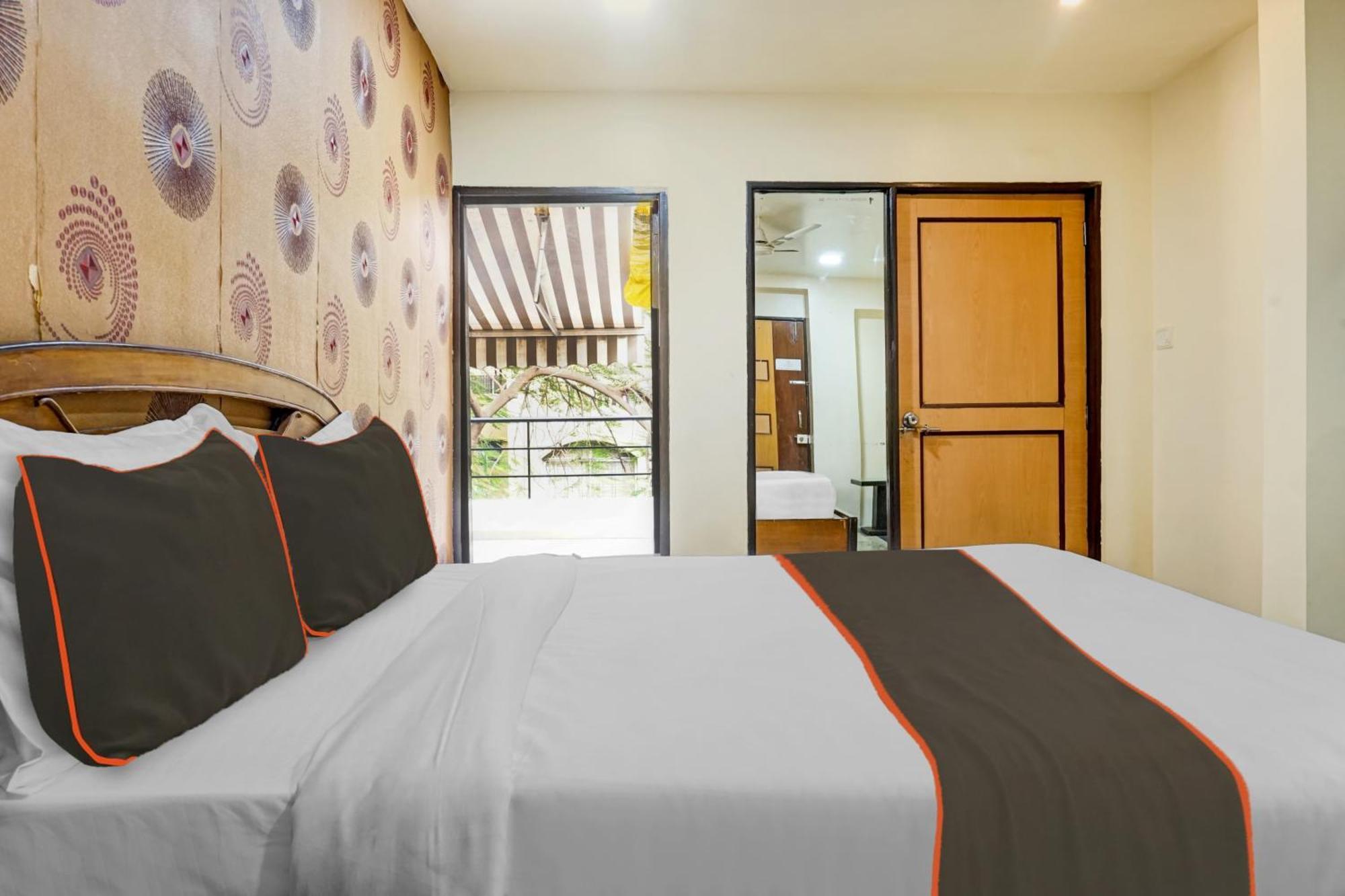 Galaxy Residency Kalyani Nagar 4* Pune